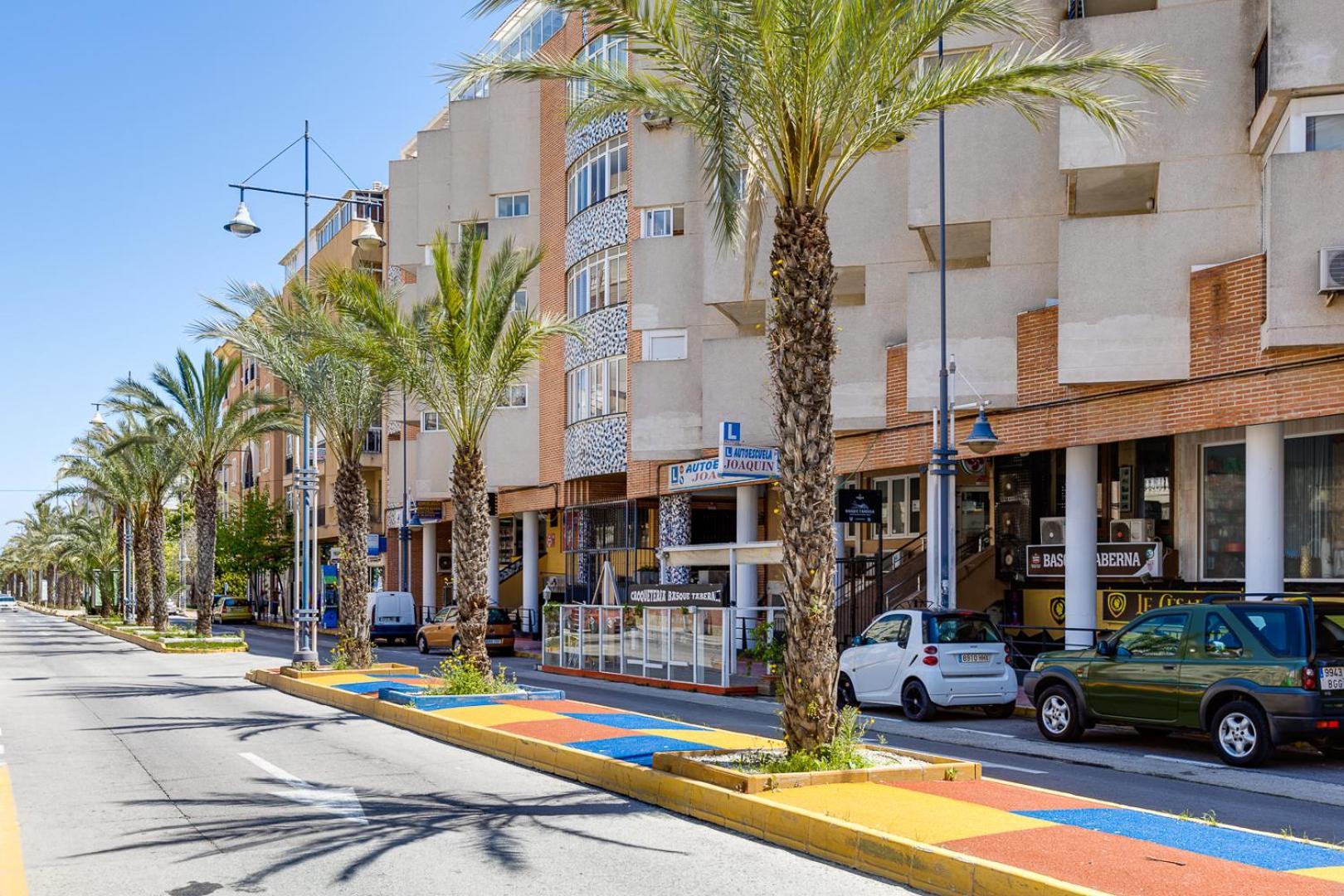 Apartment Near Beach, Playa Del Cura Torrevieja Exteriör bild